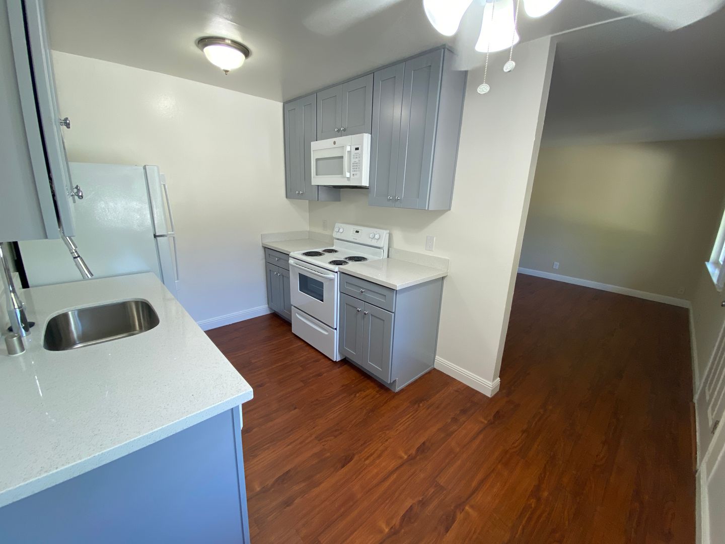 Sunnyvale Apartment: 524 E Maude Ave