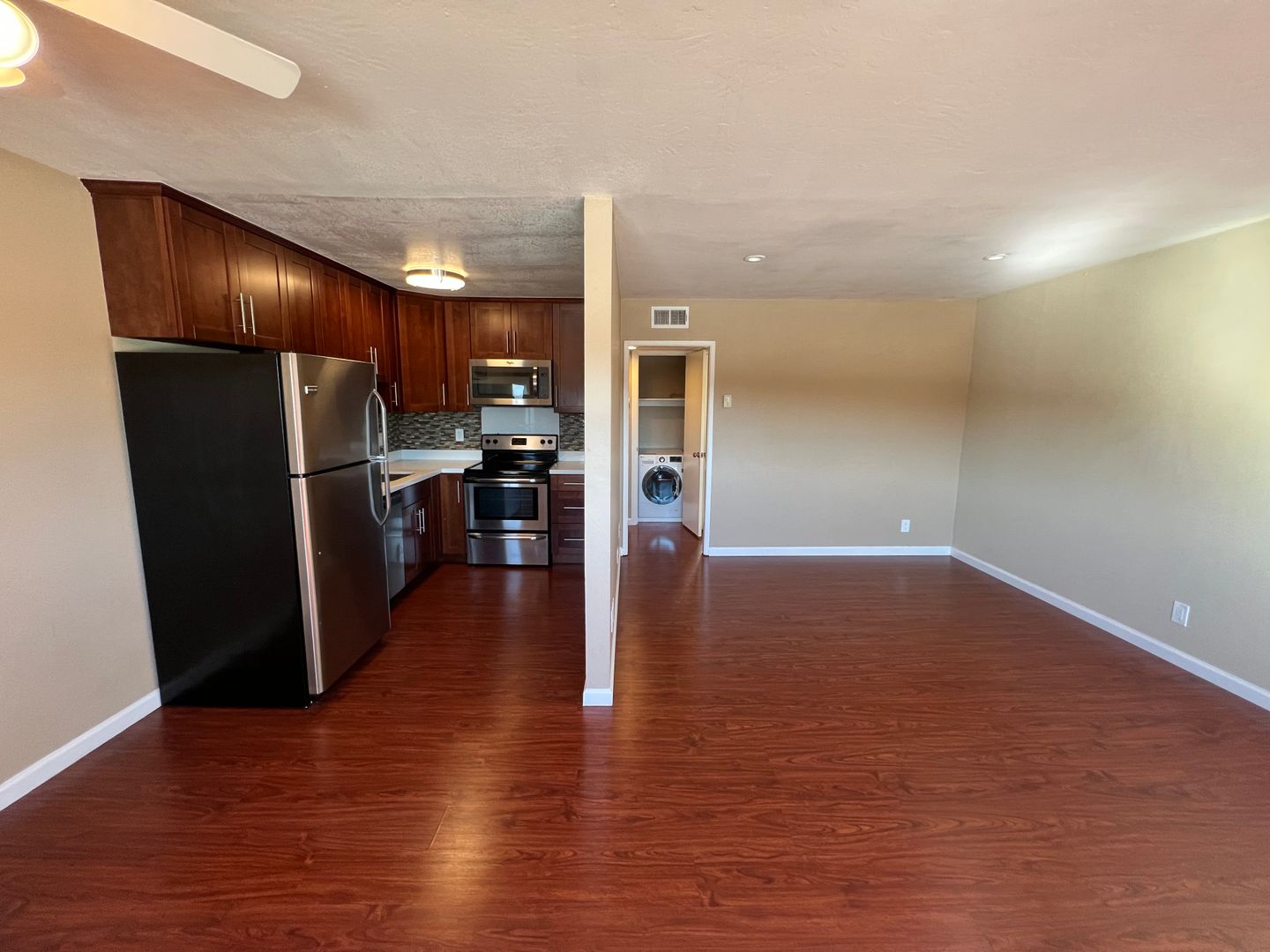 Belmont Apartment: 1100 & 1114 Village Dr