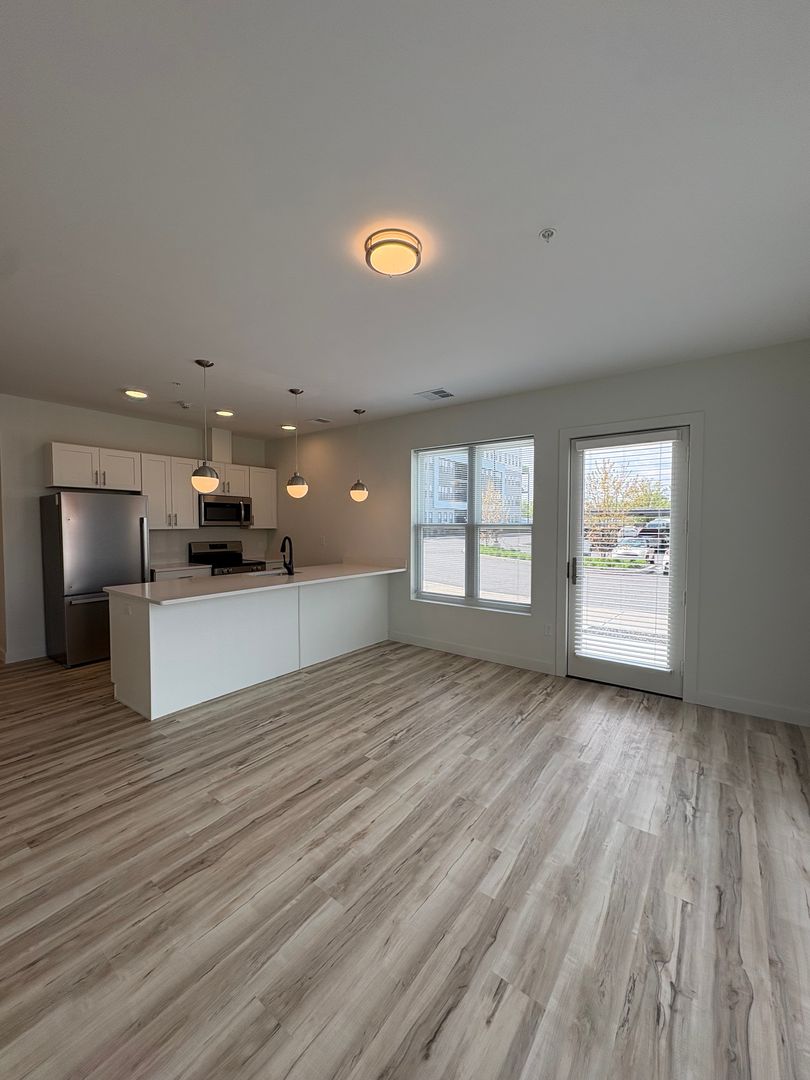 Rome Apartment: 129-143 Air City Blvd.