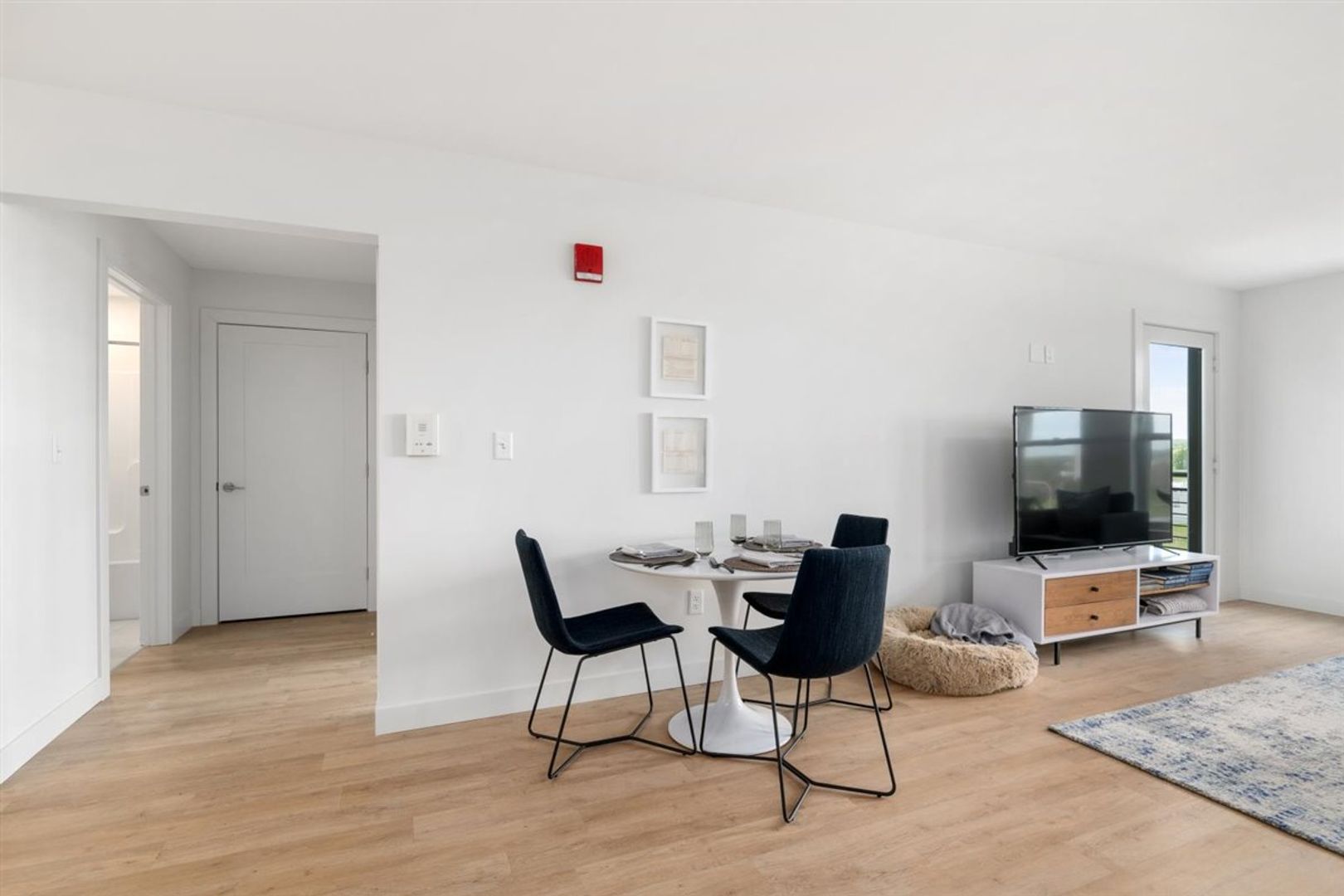 Rome Apartment: 109-169 Air City Blvd.