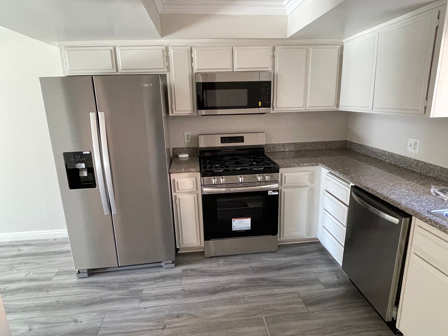 Agoura Hills Apartment: 5250 Colodny Drive
