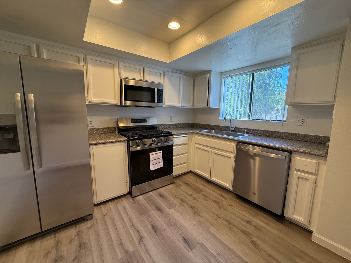 Agoura Hills Apartment: 5250 Colodny Drive