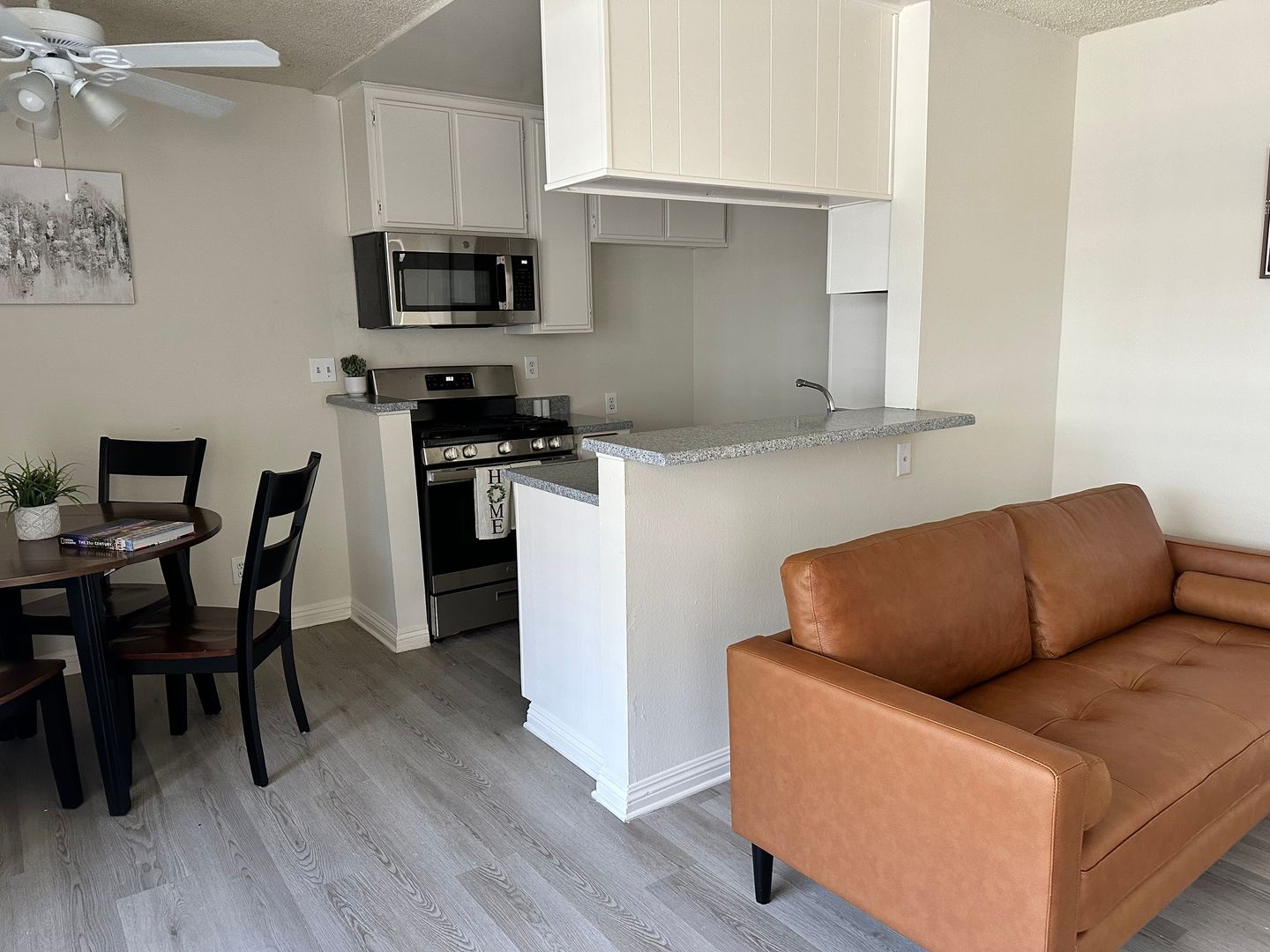 Canoga Park Apartment: 7519-7543 Vassar Ave