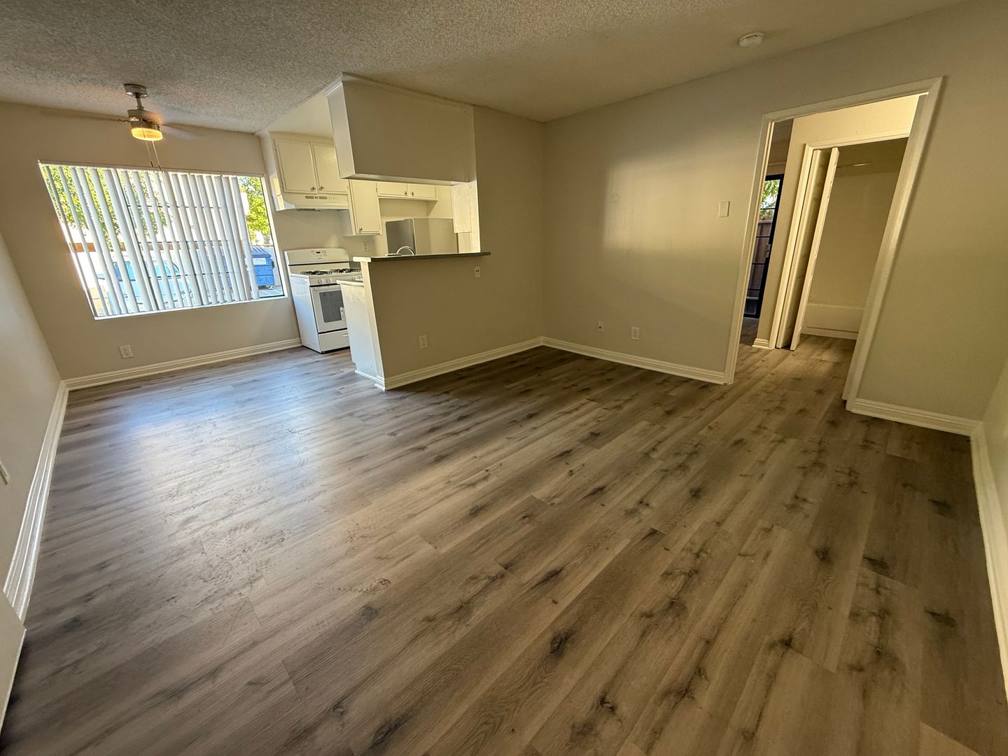 Northridge Apartment: 17831 Lassen St