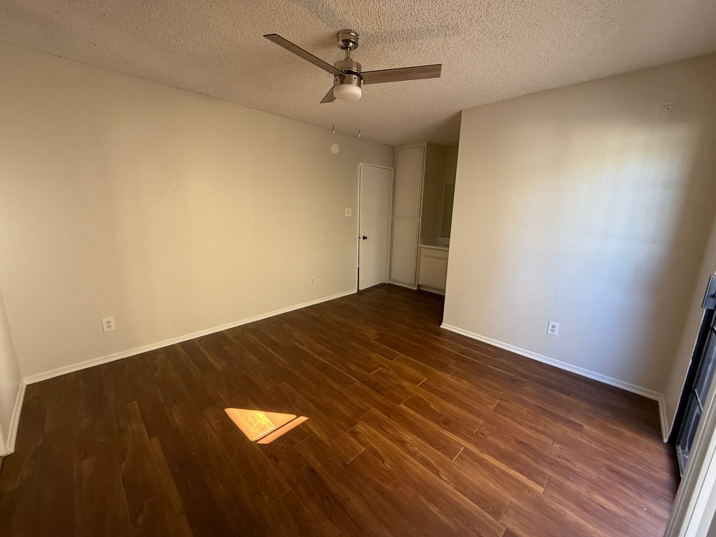 Northridge Apartment: 17831 Lassen St