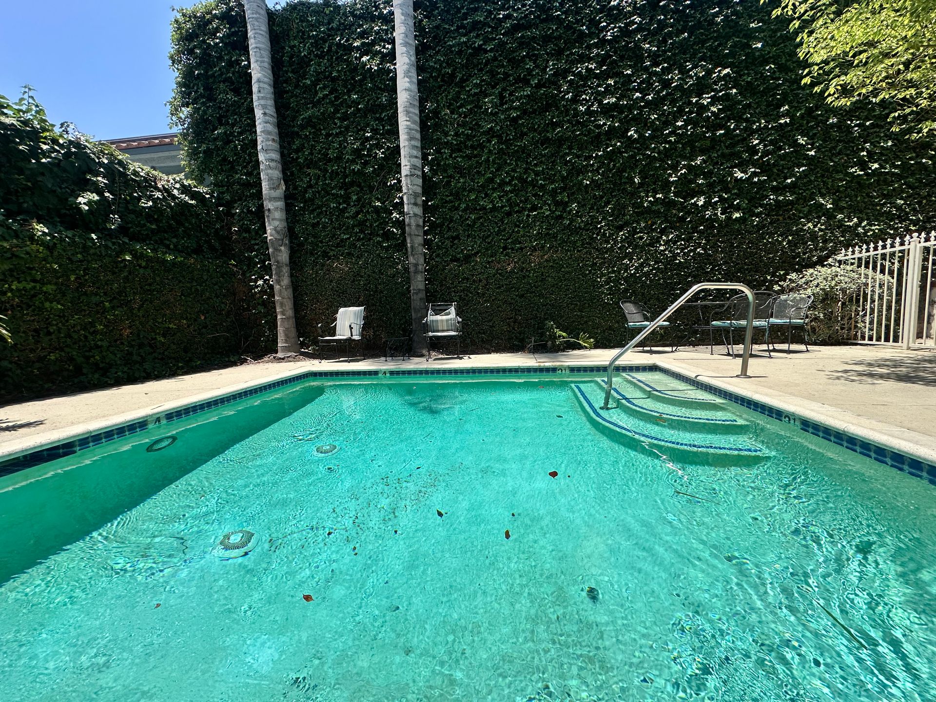 Chatsworth Apartment: 9825 TOPANGA CANYON RD