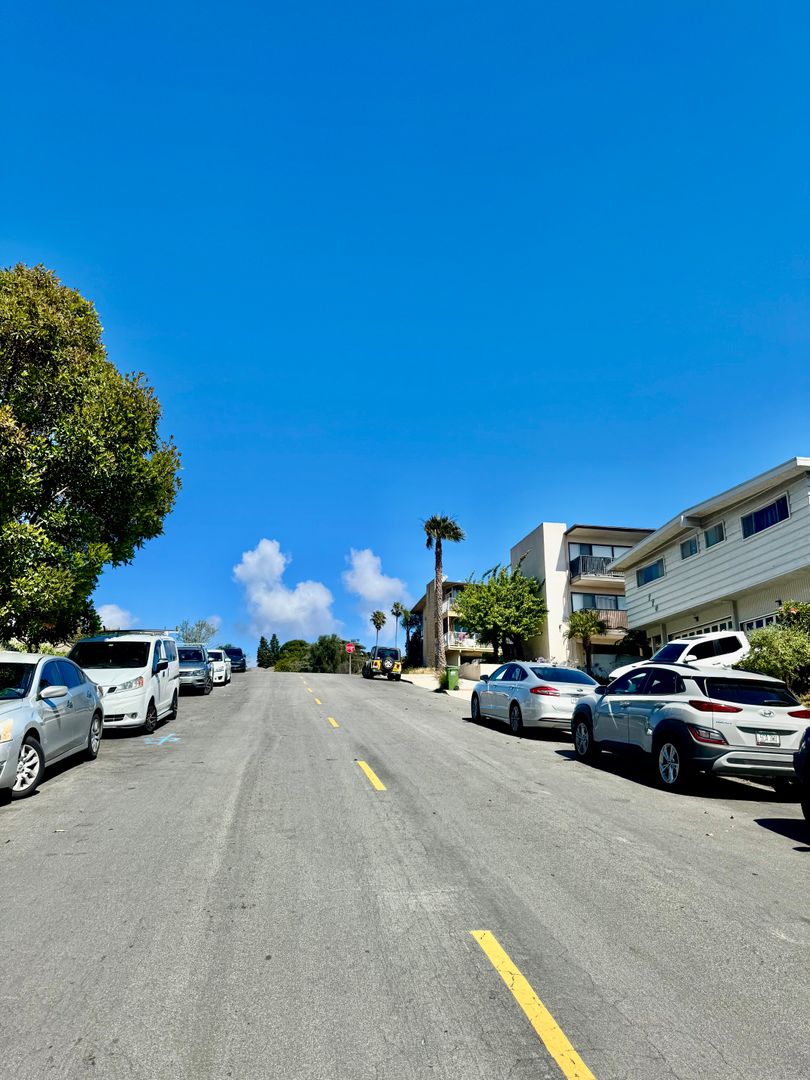 San Pedro Apartment: 755 W. 30th Street - 7