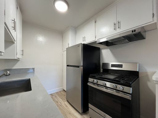 Spacious 2-Bedroom, 2-Bath with Modern Finishes in Los Angeles – photo 1