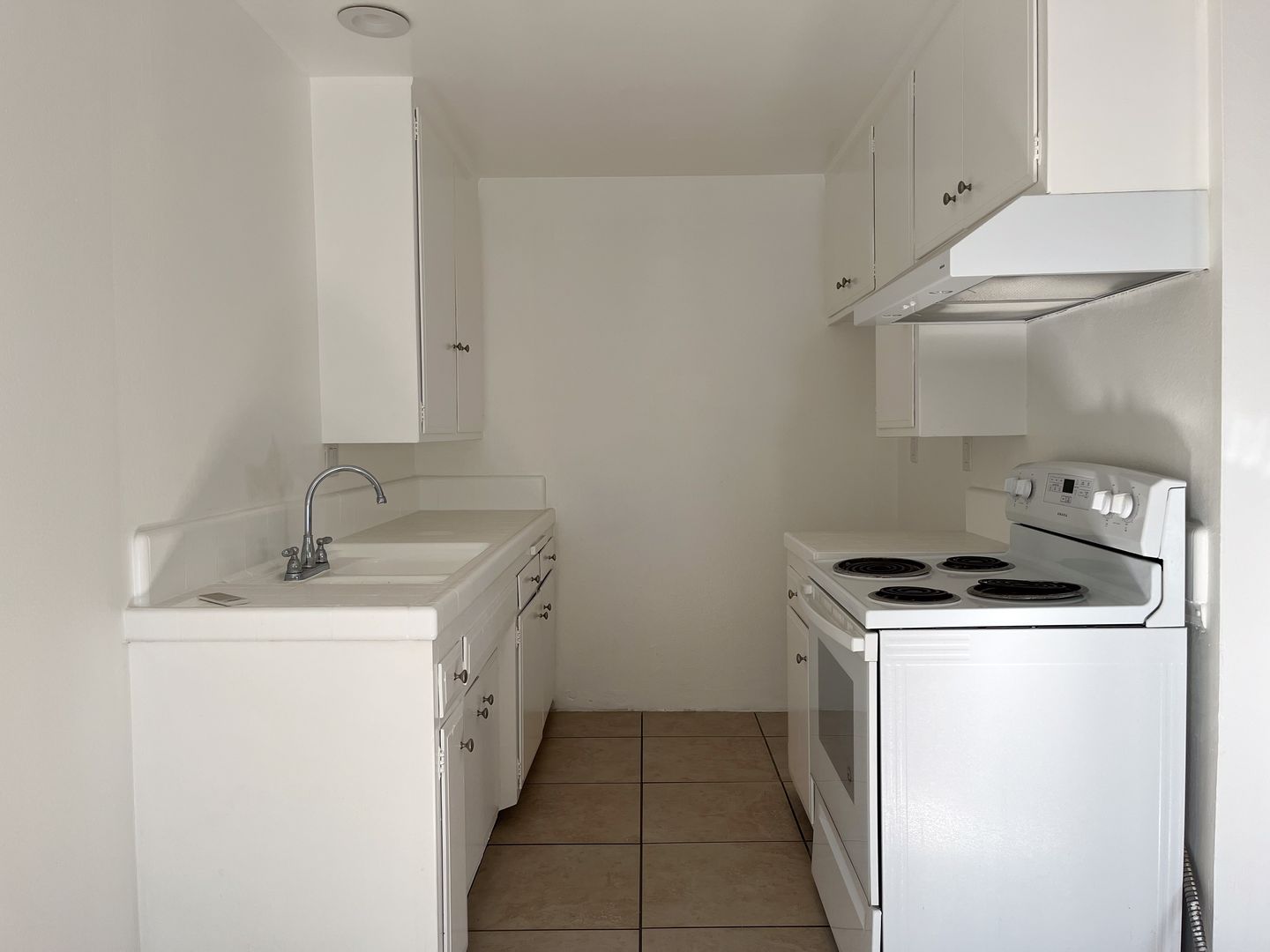 Long Beach Apartment: 800 Linden Ave.