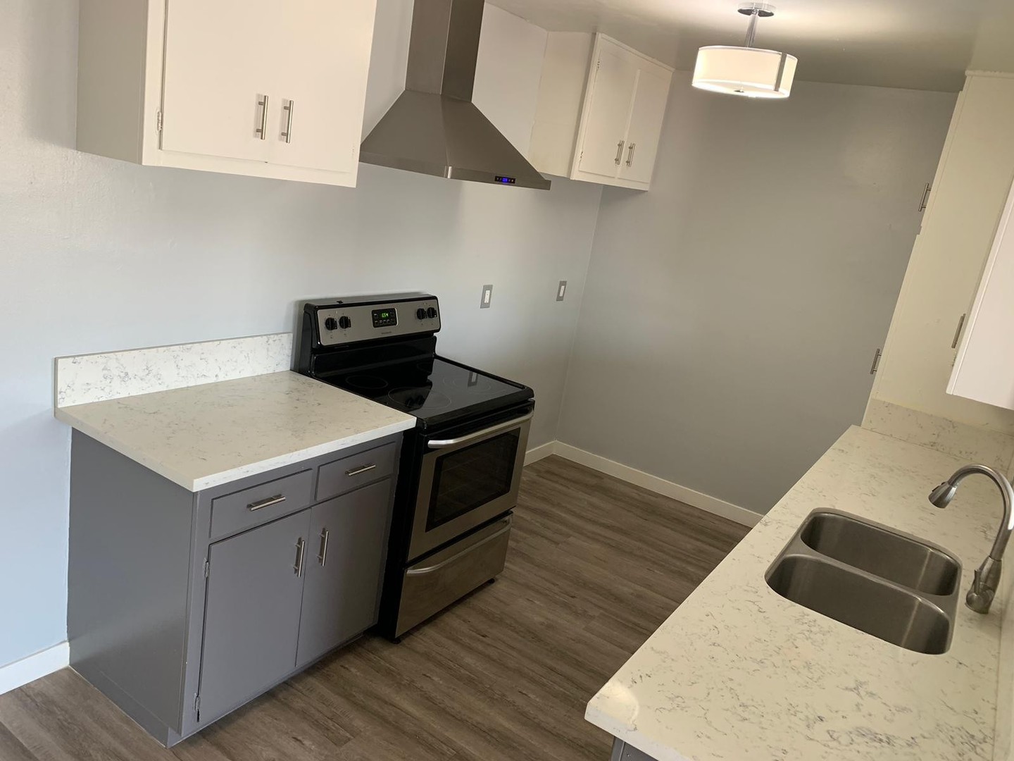 Long Beach Apartment: 2455 Pasadena Ave - 6
