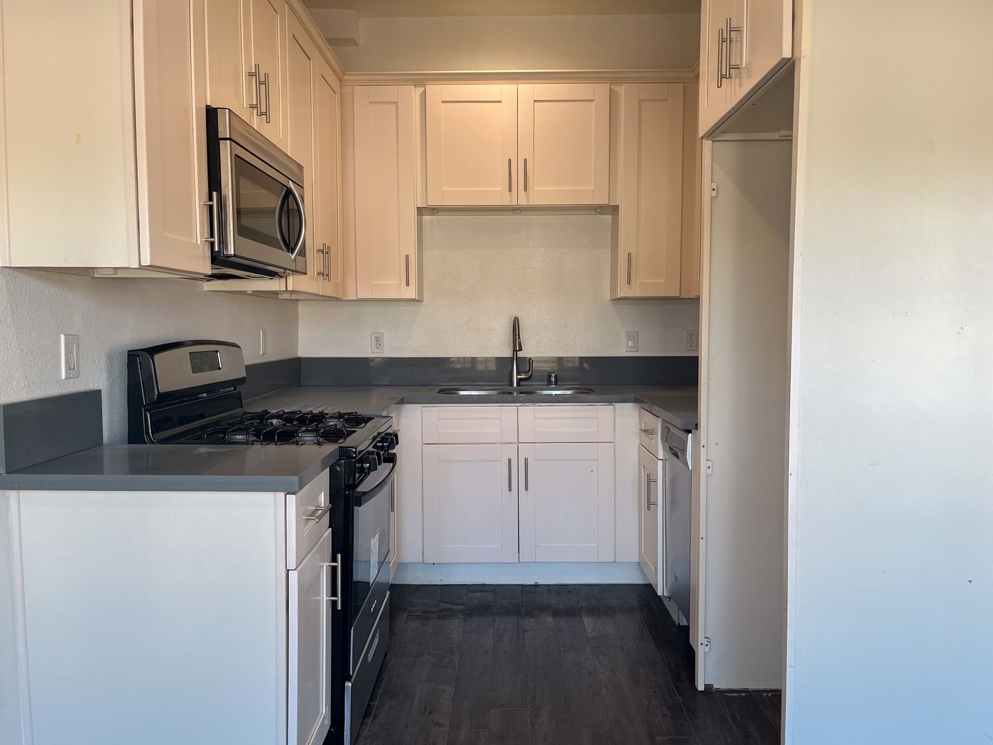 Gardena Apartment: 14715 Chadron Ave