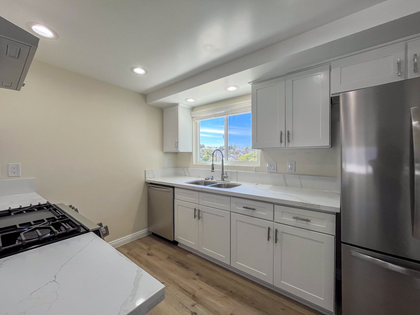 El Segundo Apartment: 311 W Palm Ave