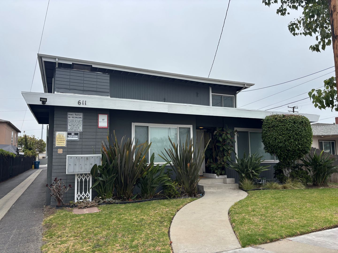 Inglewood Apartment: 611 S. Fir Avenue