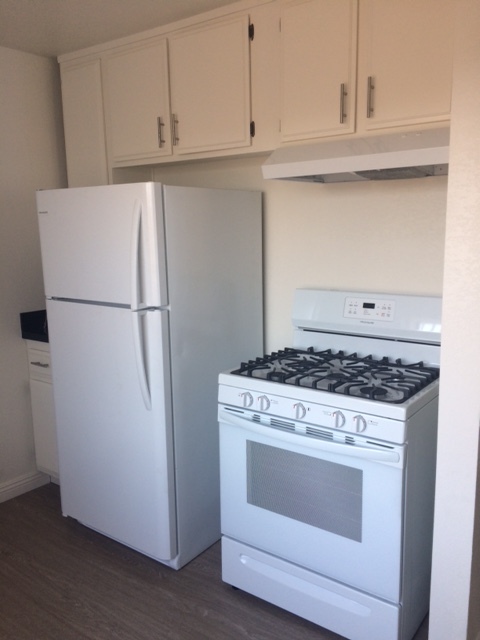 Hawthorne Apartment: 11431 Cedar Avenue