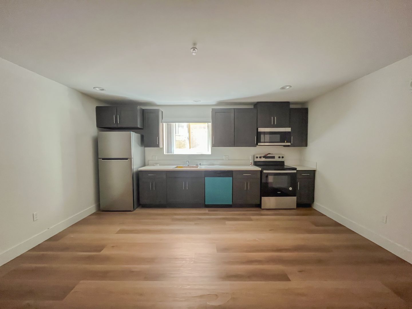 Los Angeles Apartment: 610 N Soto St