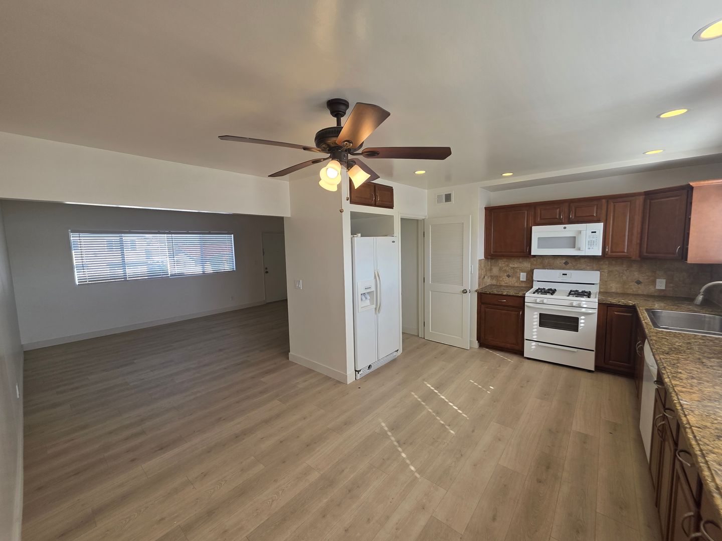 San Pedro Apartment: 1838 S. Grand Avenue