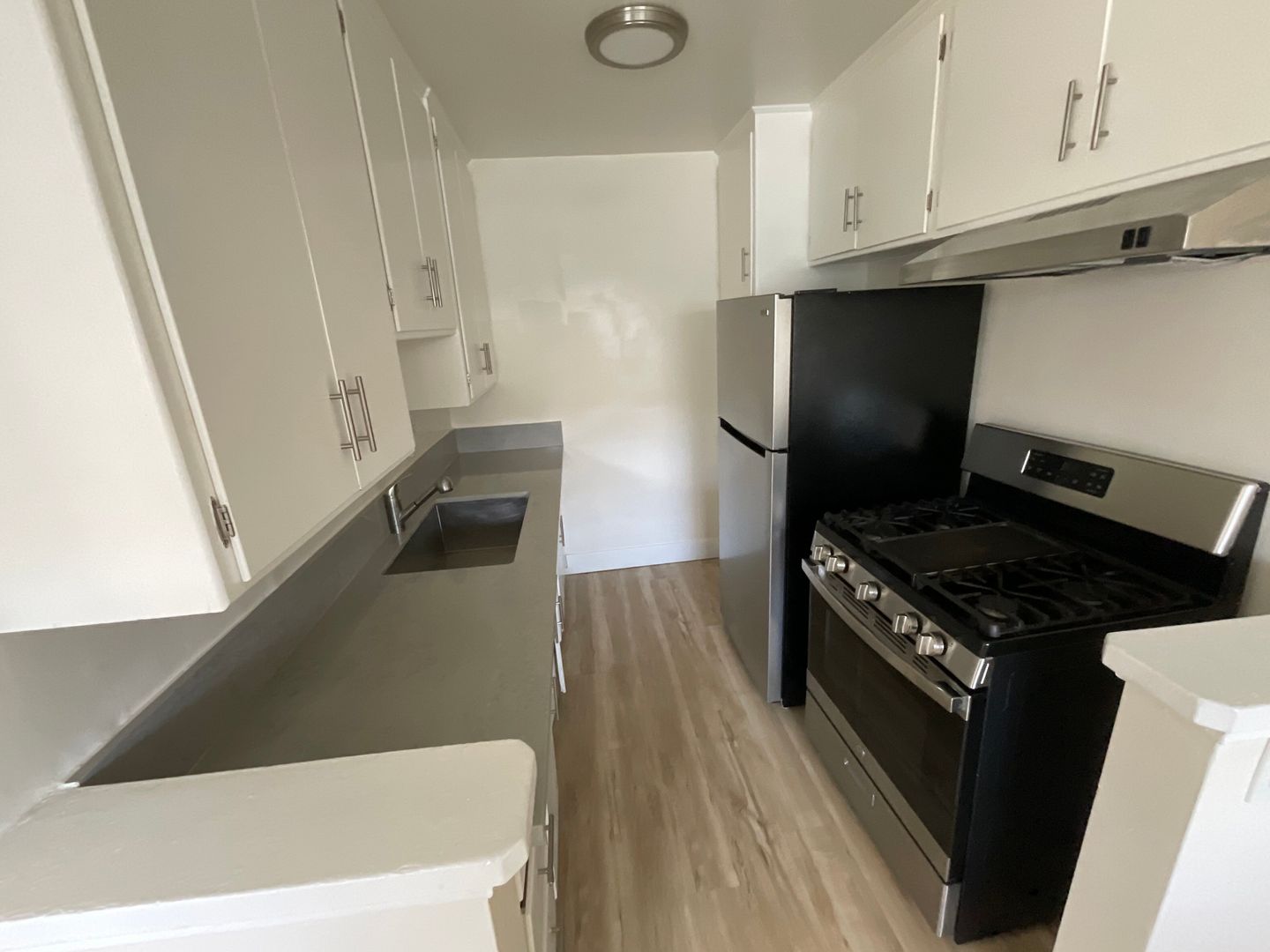 Los Angeles Apartment: 3942 Stevely Ave
