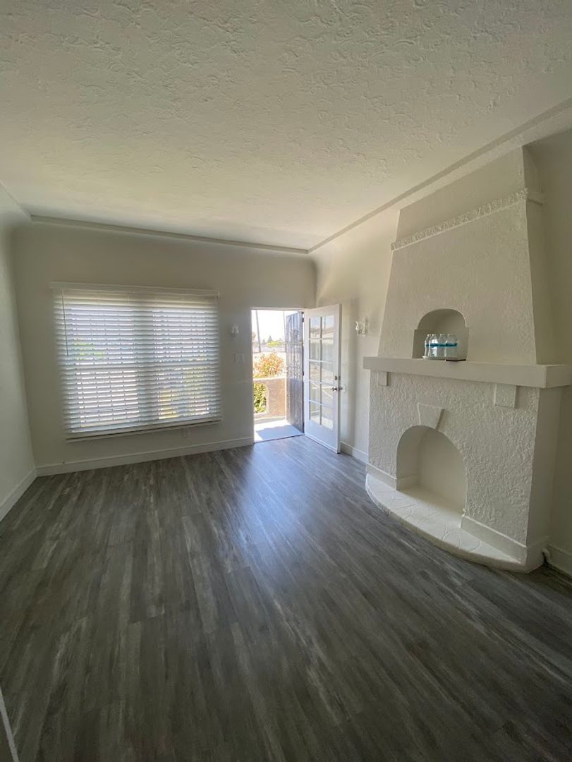 Long Beach Apartment: 1702-1708 Pacific Ave.