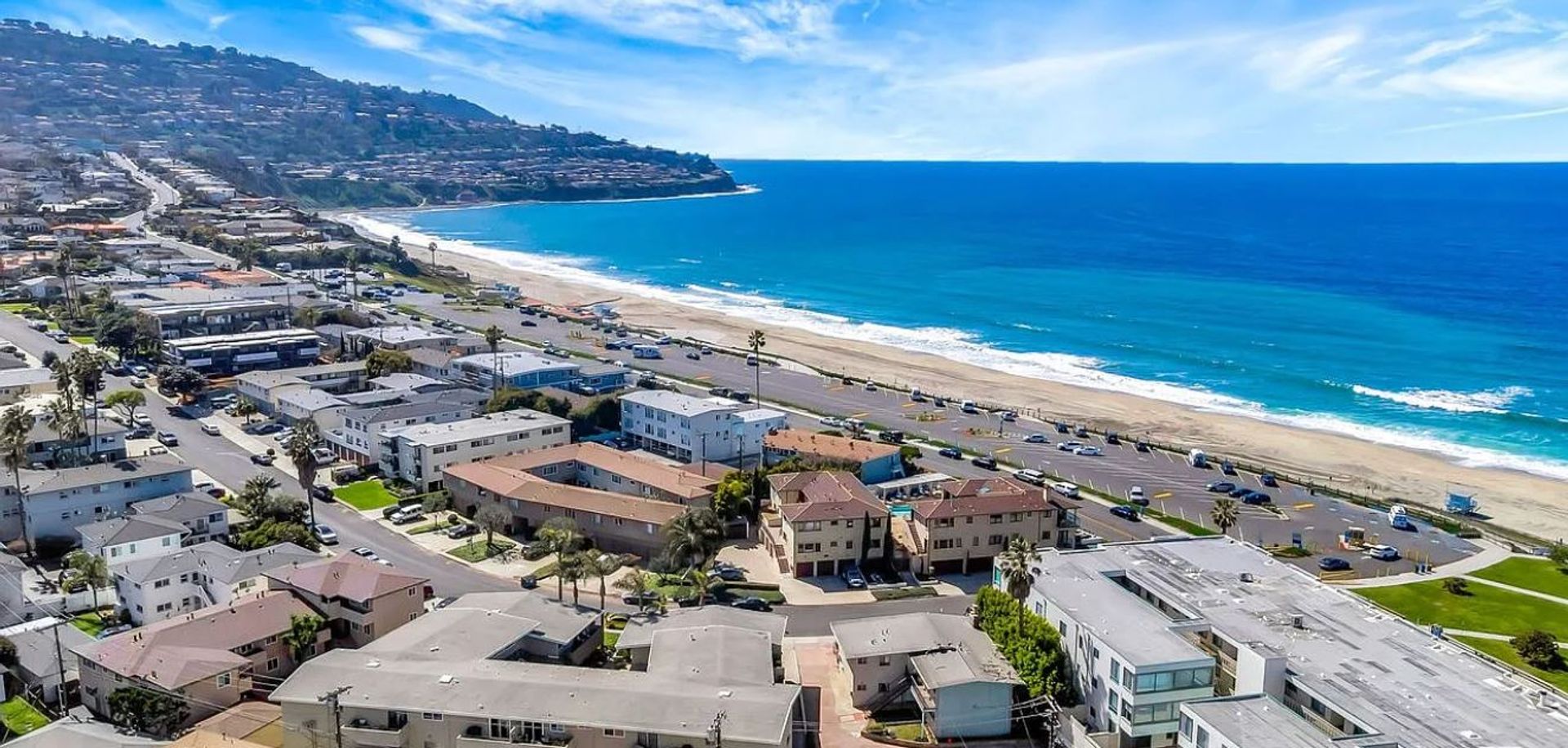 Redondo Beach Apartment: 321-325 Calle Miramar