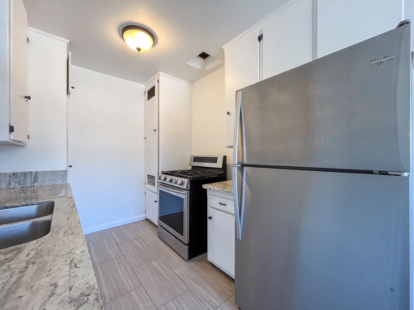 Los Angeles Apartment: 3910 Coco Ave