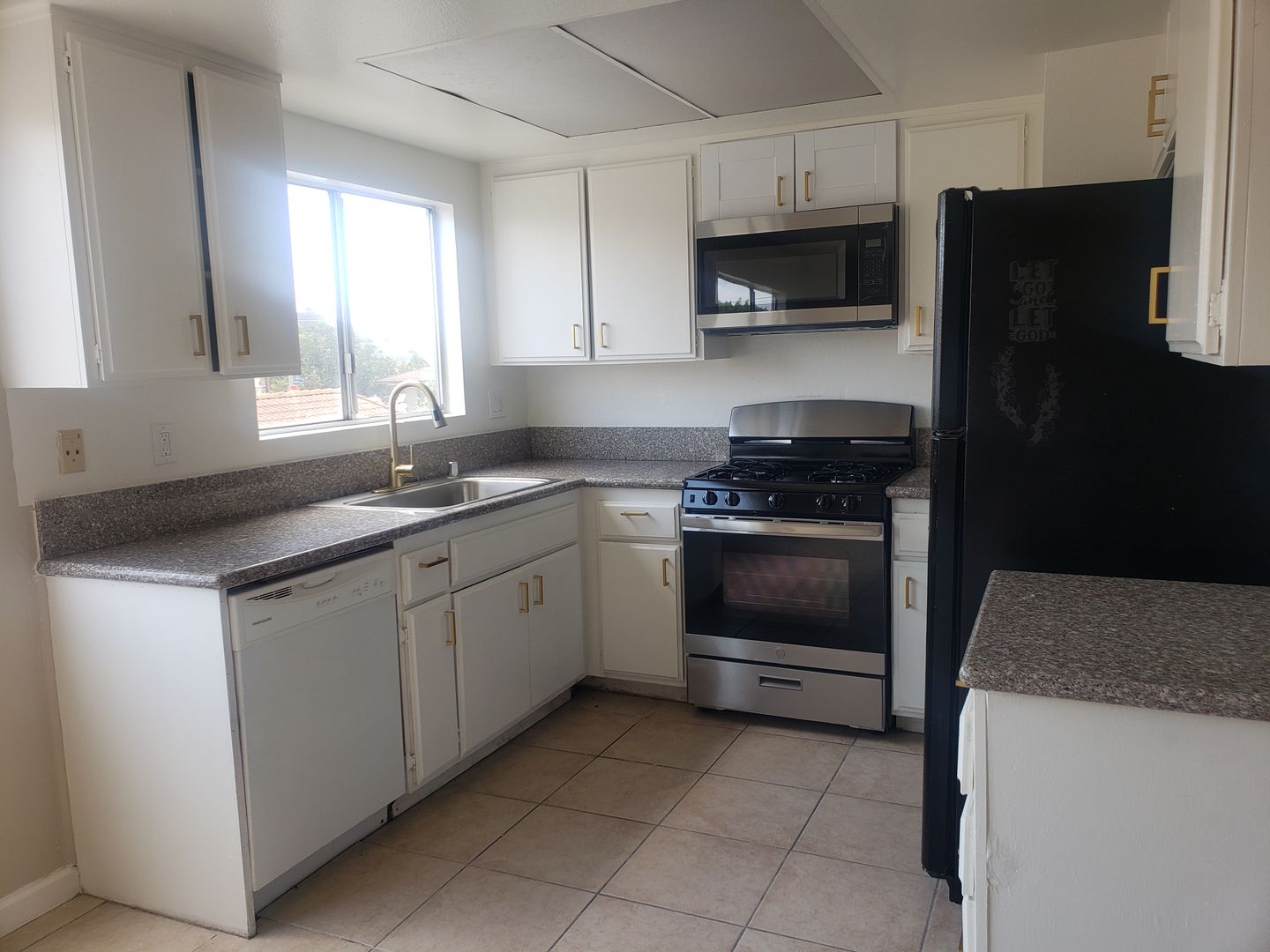 San Pedro Apartment: 322-330 9th Street