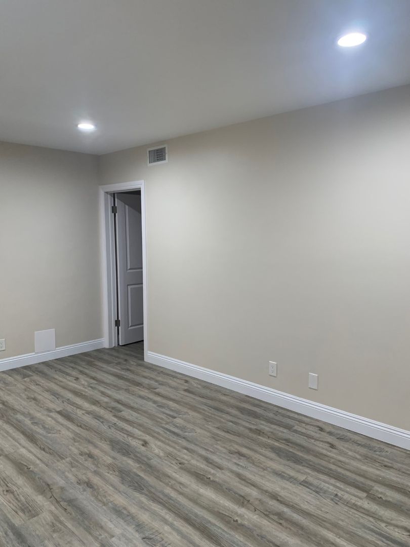 Inglewood Apartment: 218-224 W. Olive St.
