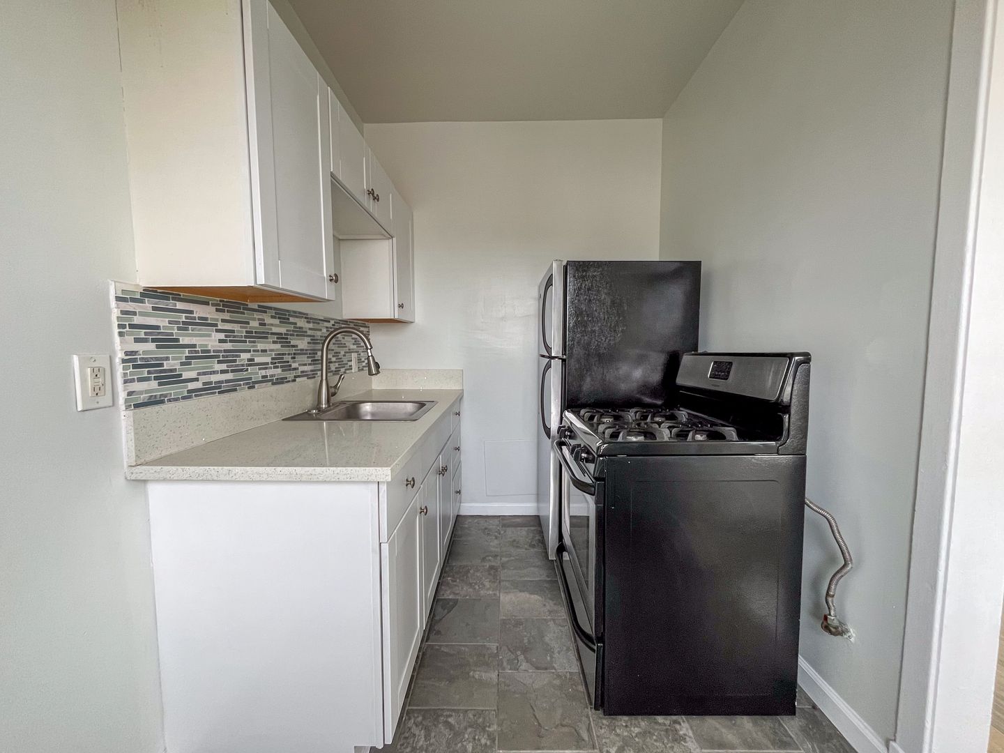 Los Angeles Apartment: 301-307 Rampart Blvd