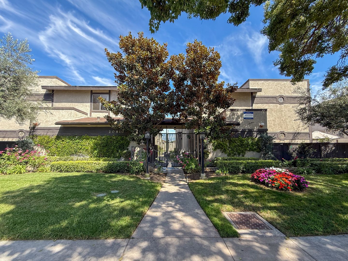 Lakewood Apartment: 20810 Arline Ave