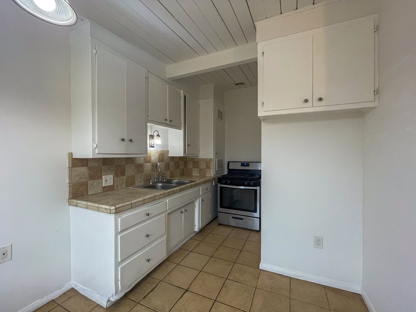 Gardena Apartment: 14830 Chadron Ave