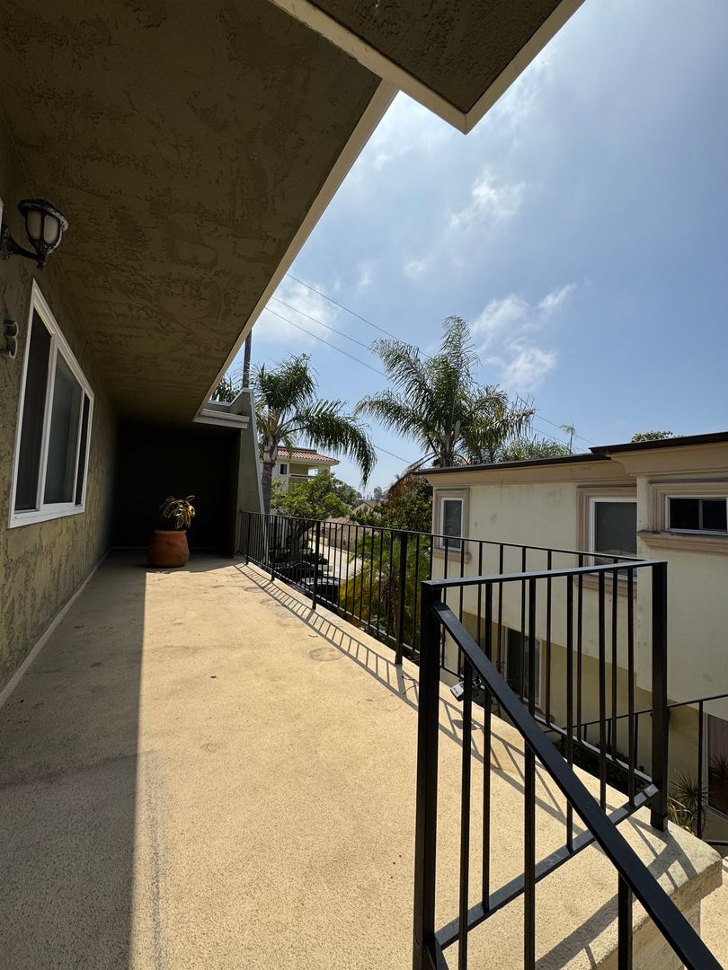 El Segundo Apartment: 221 Sheldon St
