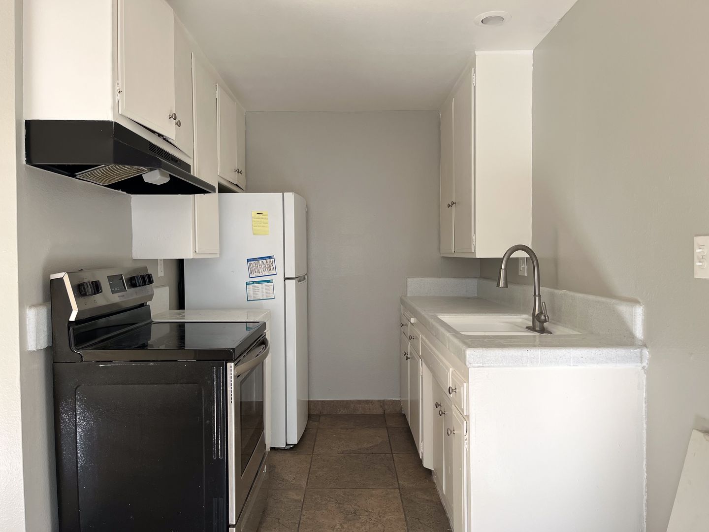 Long Beach Apartment: 800 Linden Ave.