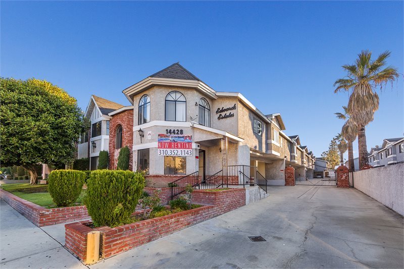 Hawthorne Apartment: 14428 Cerise Avenue