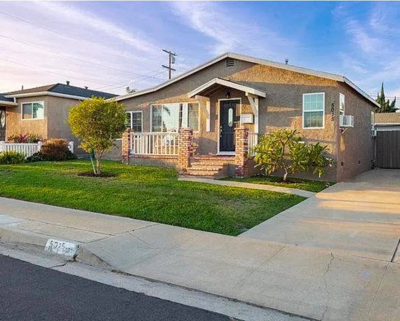Hawthorne House: 5015 W 140th St
