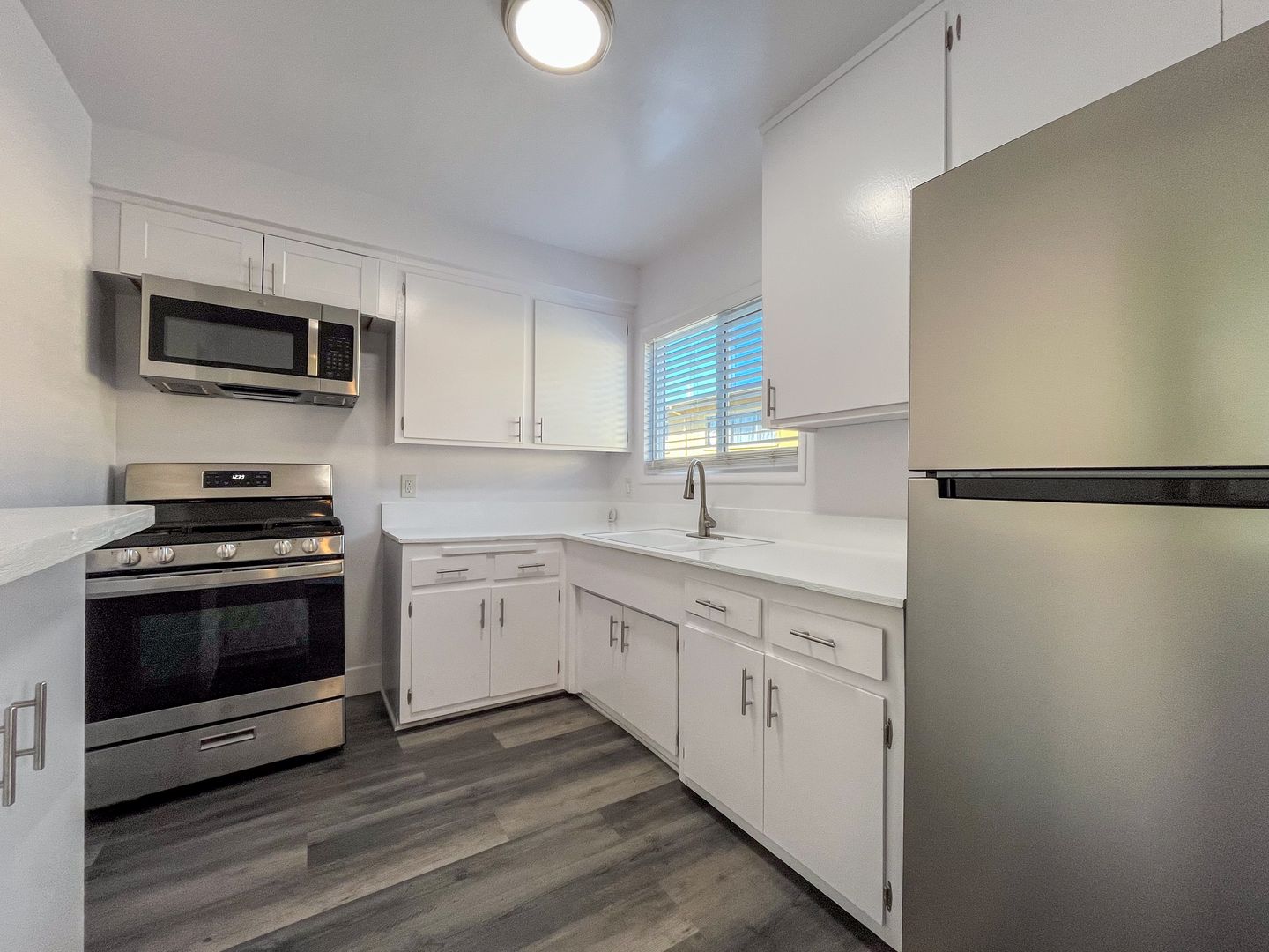 Los Angeles Apartment: 4601 Coliseum St.