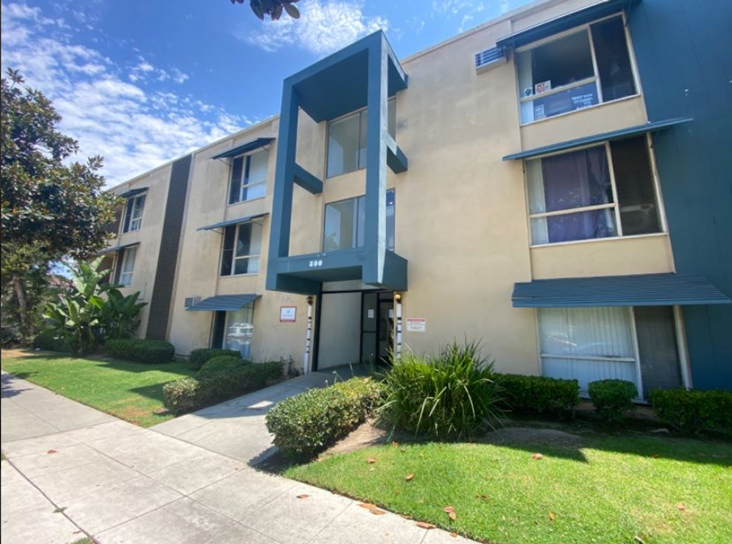 Long Beach Apartment: 800 Linden Ave.