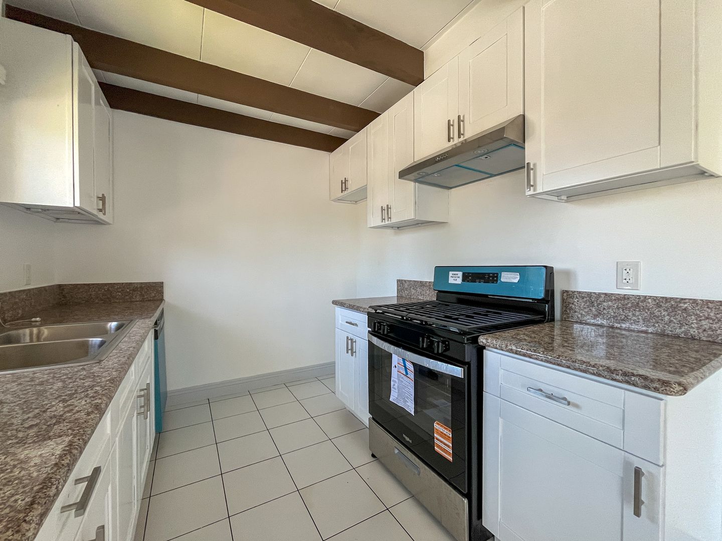 Inglewood Apartment: 3216 W. 99th Street