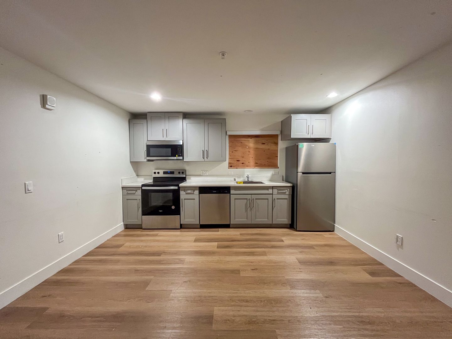 Los Angeles Apartment: 610 N Soto St