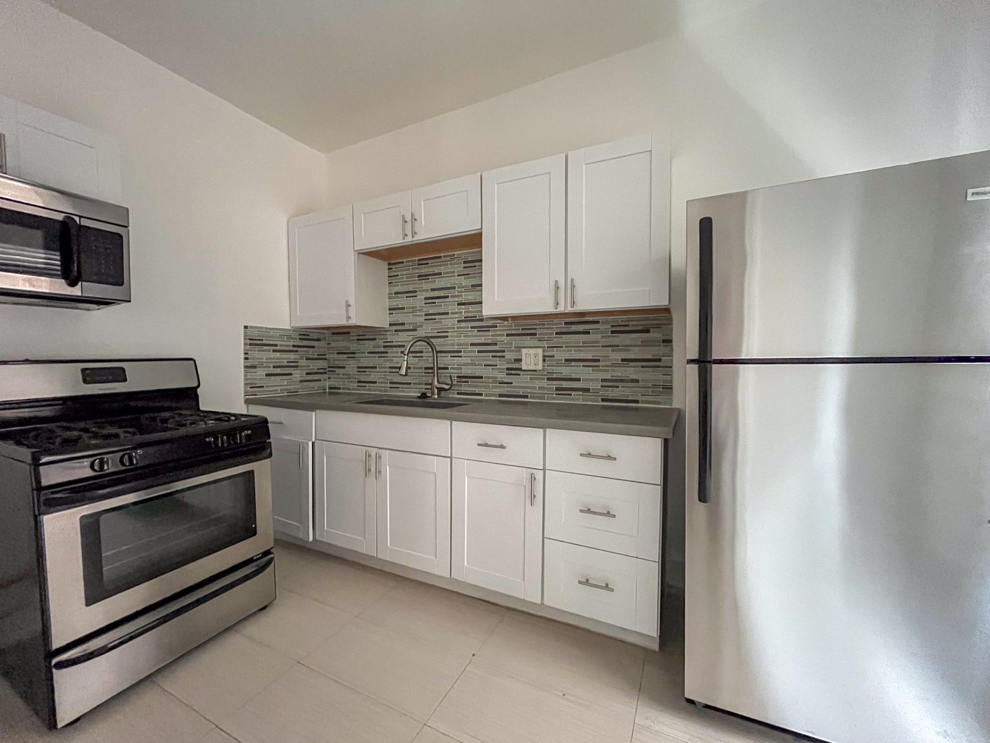 Los Angeles Apartment: 301-307 Rampart Blvd