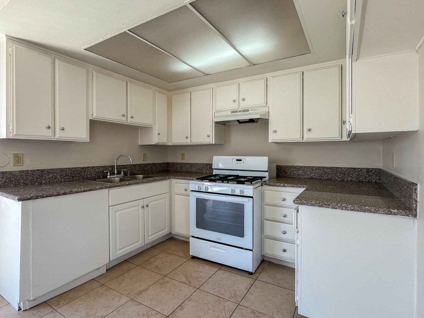 San Pedro Apartment: 322-330 9th Street