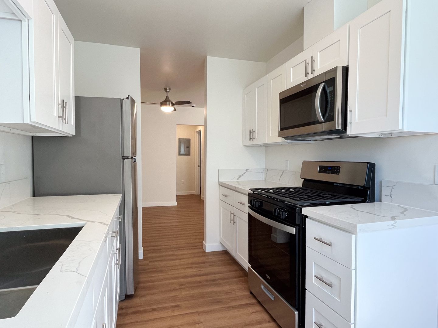 Los Angeles Apartment: 4000 Nicolet Ave