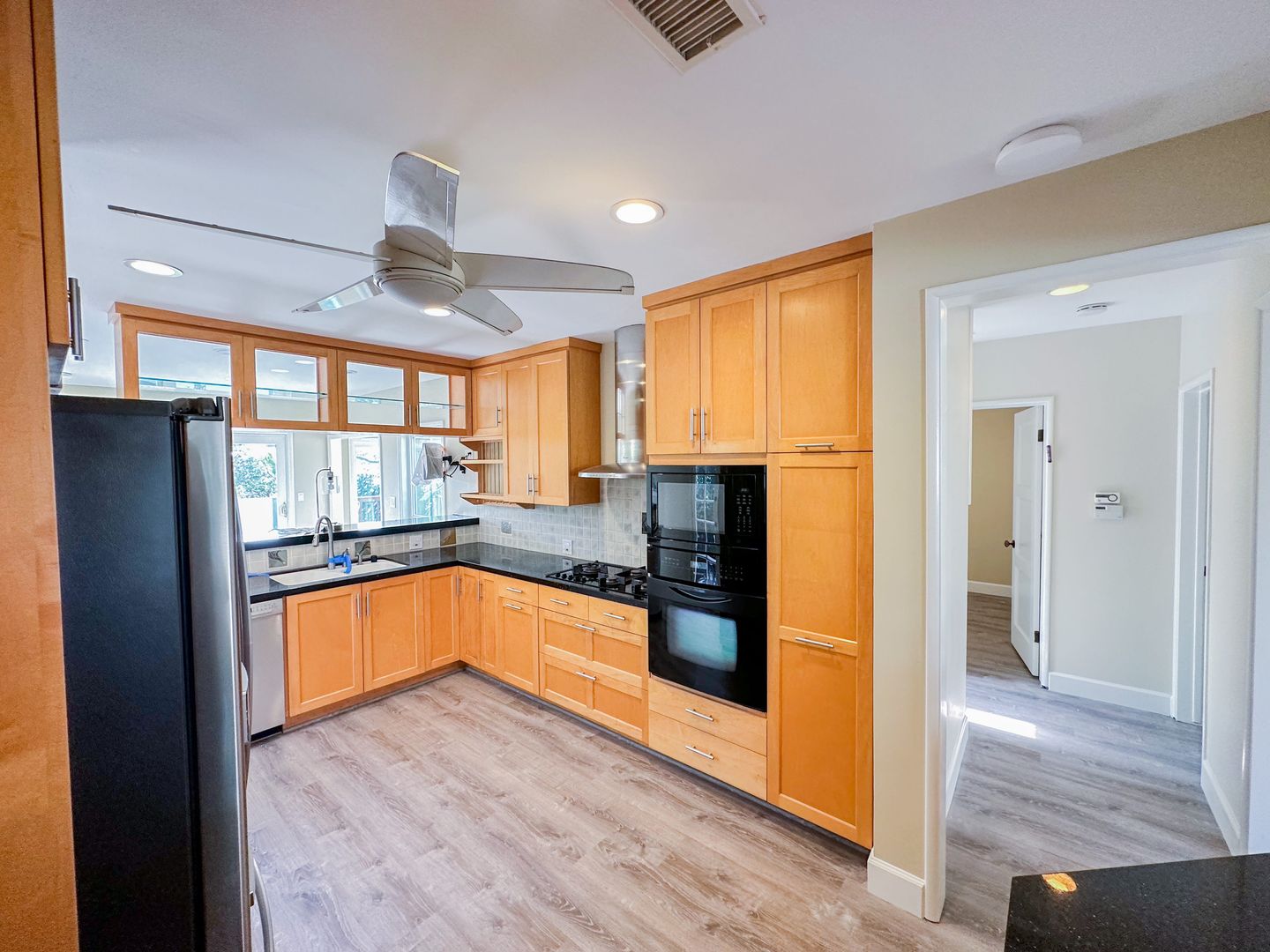 Manhattan Beach House: 1236 10th St