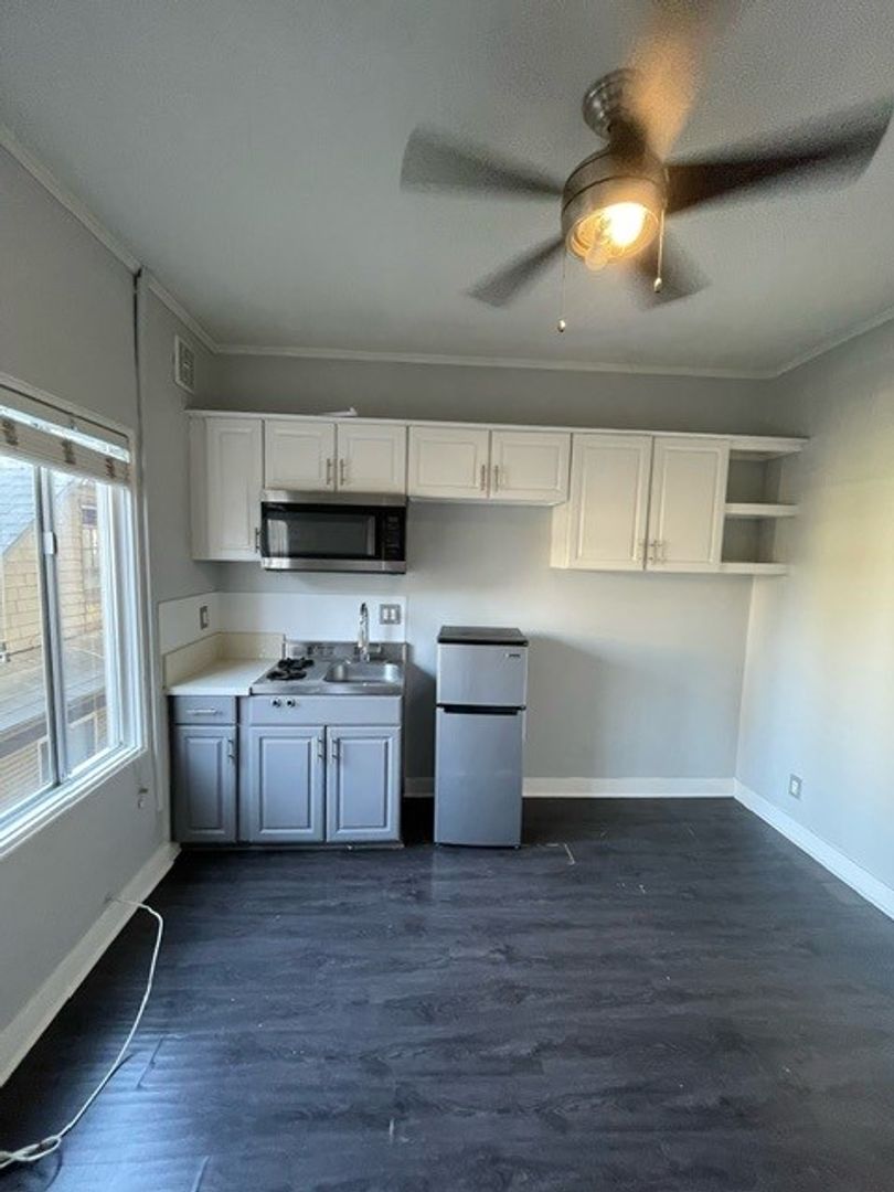 Long Beach Apartment: 636 Chestnut Ave. - 308