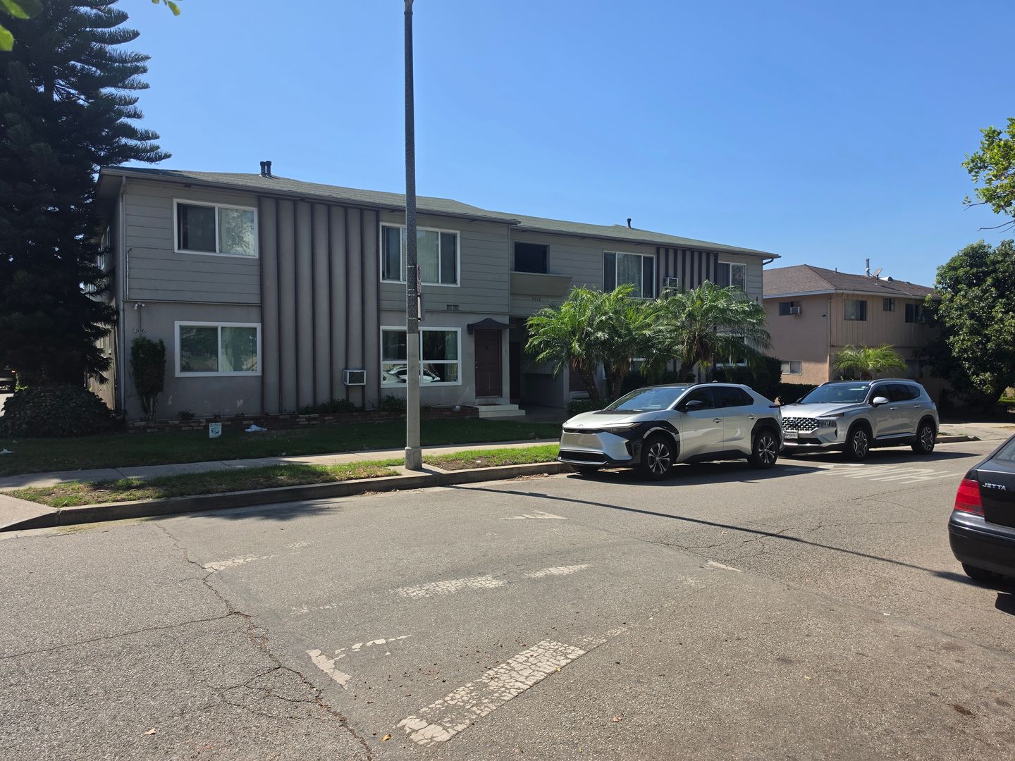 Los Angeles Apartment: 4028 Perlita Ave.