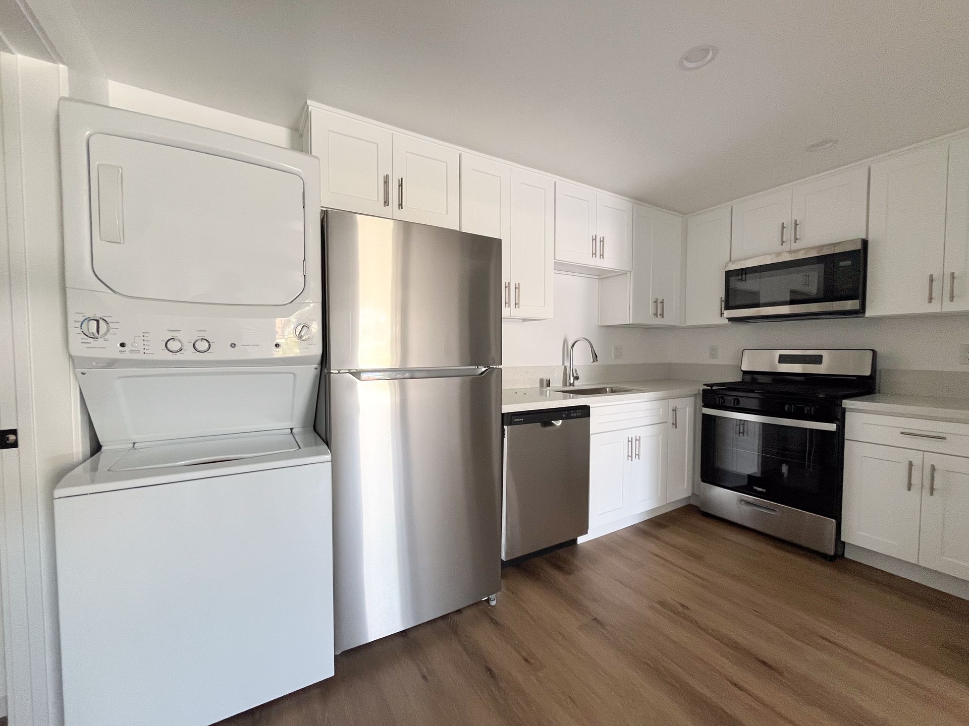 Redondo Beach Apartment: 116 N Helberta Ave & 812 Spencer St