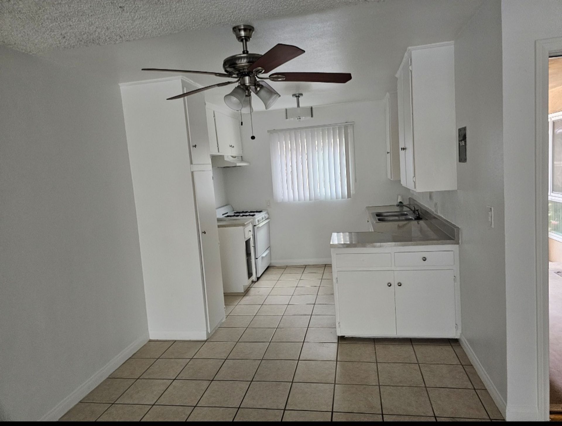 Inglewood Apartment: 3216 W. 99th Street