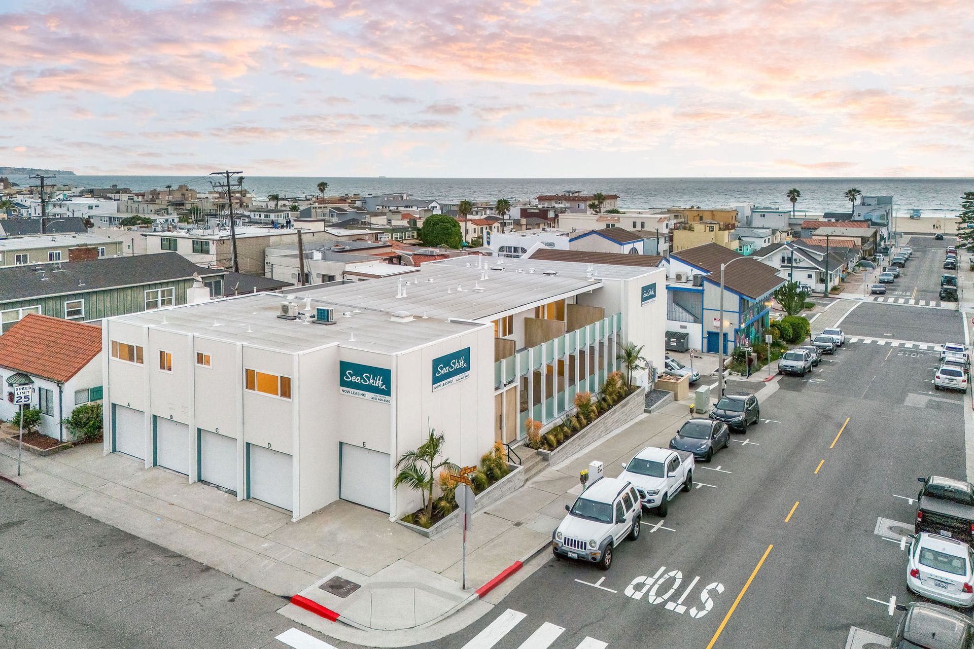 Hermosa Beach Apartment: 150 10th St