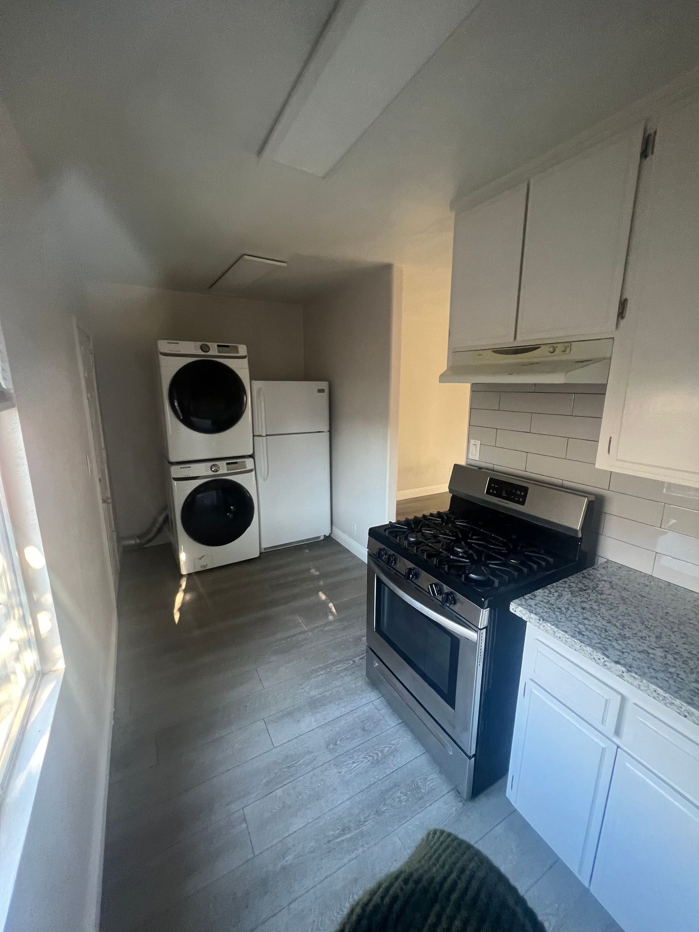 Los Angeles Apartment: 1917 New Jersey Street