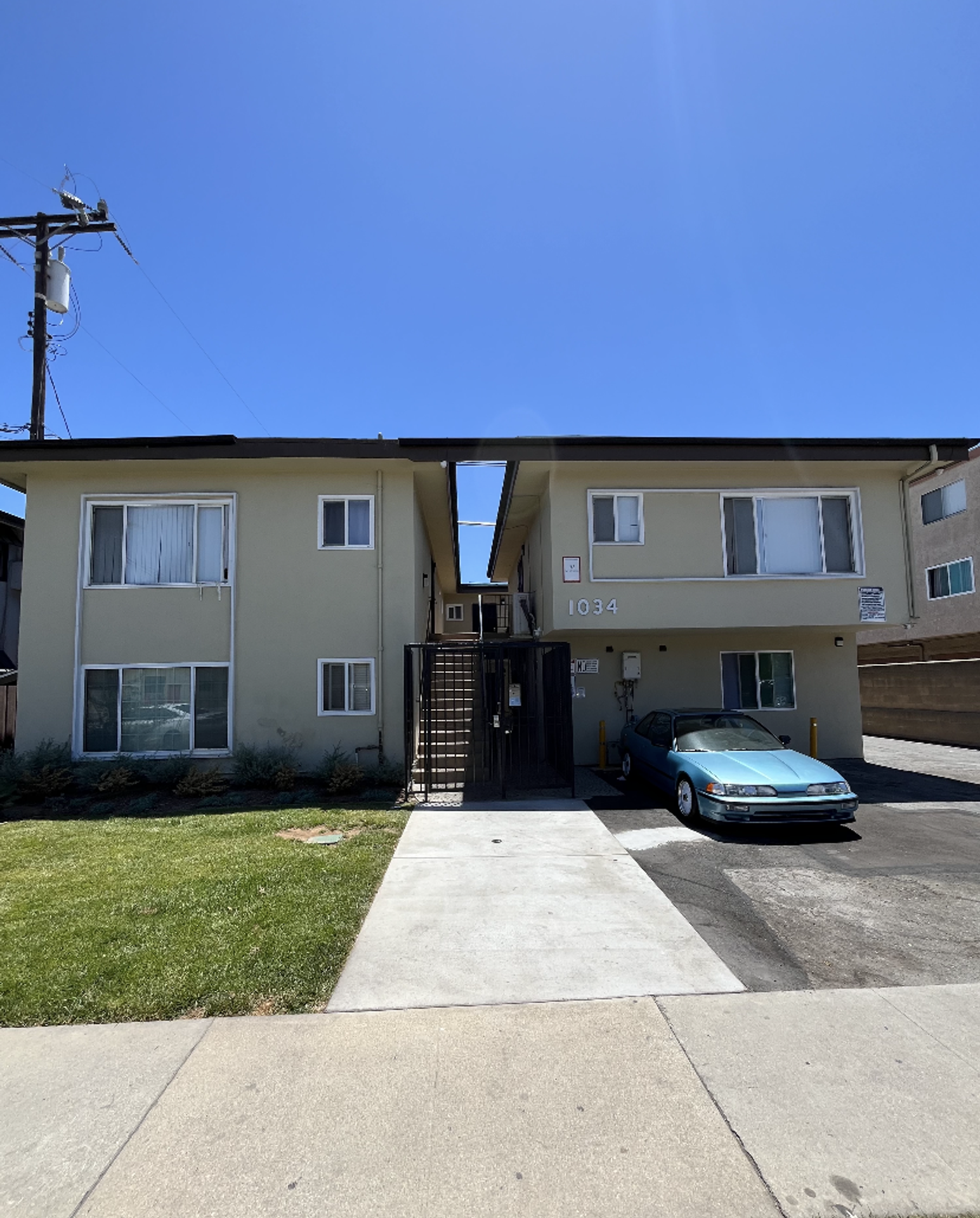 Gardena Apartment: 1034 Magnolia Ave.