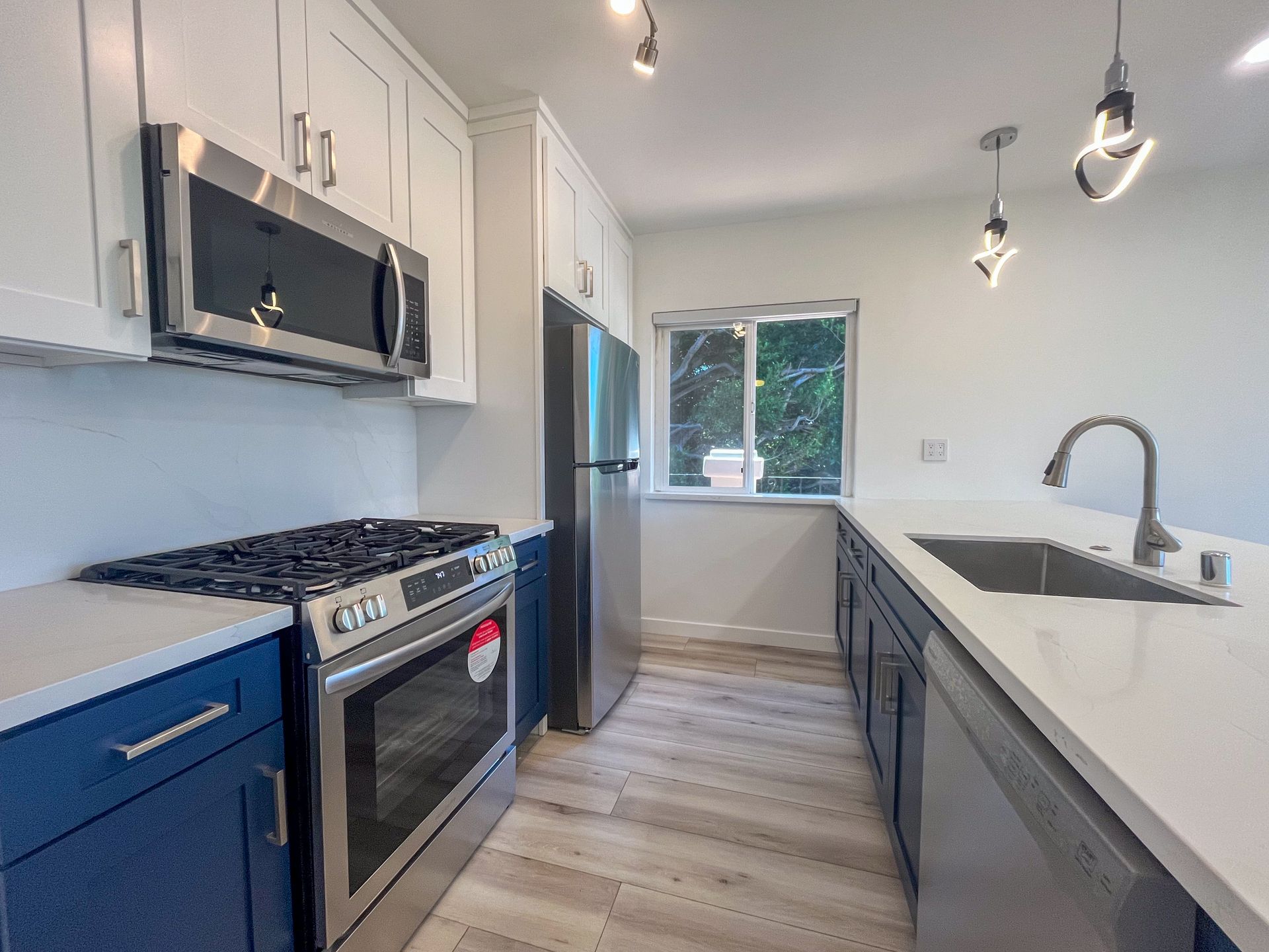 Playa Del Rey Apartment: 7851 W. Talbert St