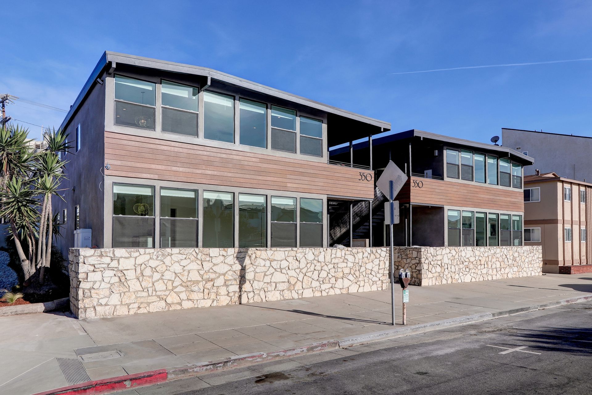 Hermosa Beach Apartment: 350 Hermosa Avenue